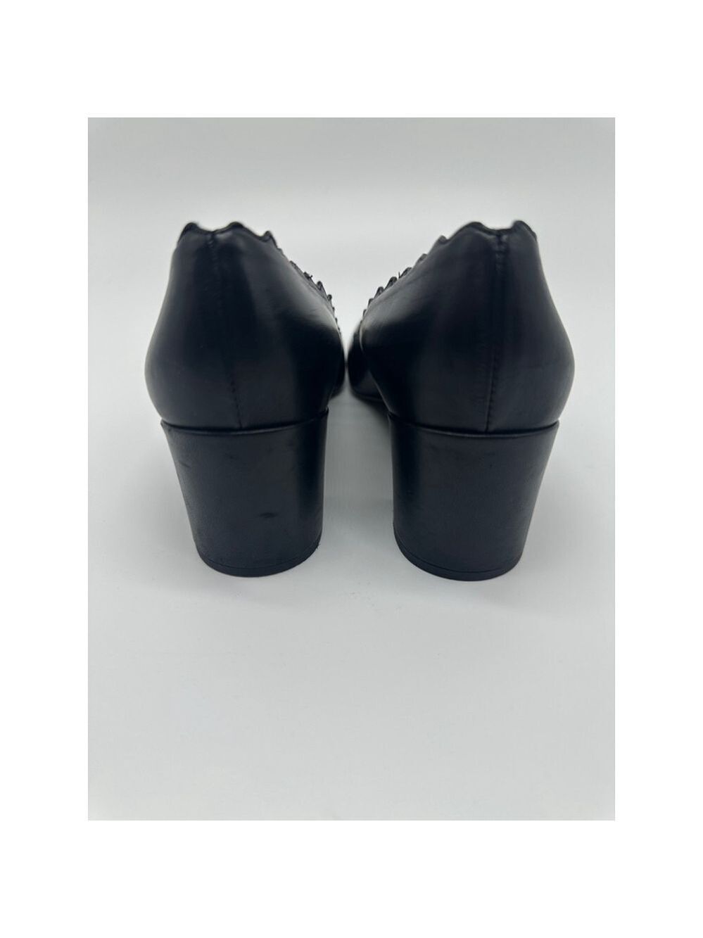 Chloé Lauren Scalloped Black Leather Block Heel Pumps Size 35 (US 4.5–5) - Picture 4 of 7